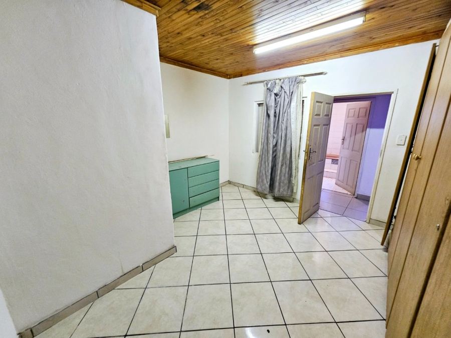 4 Bedroom Property for Sale in Laudium Gauteng