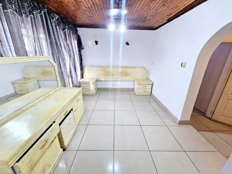 4 Bedroom Property for Sale in Laudium Gauteng