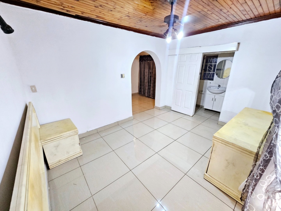 4 Bedroom Property for Sale in Laudium Gauteng