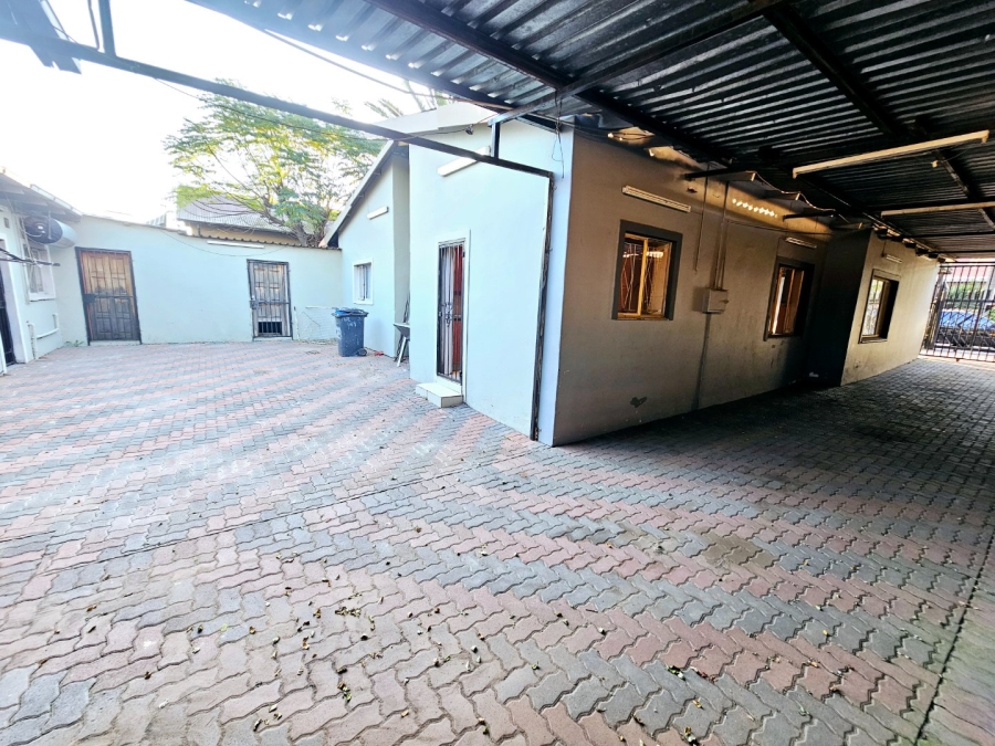 4 Bedroom Property for Sale in Laudium Gauteng