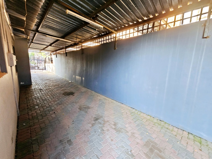 4 Bedroom Property for Sale in Laudium Gauteng