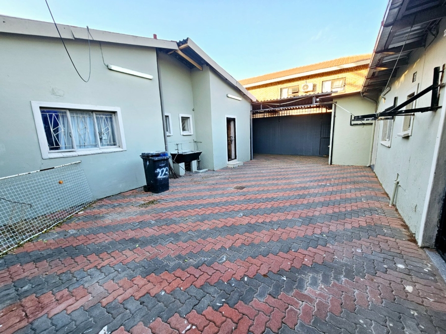 4 Bedroom Property for Sale in Laudium Gauteng
