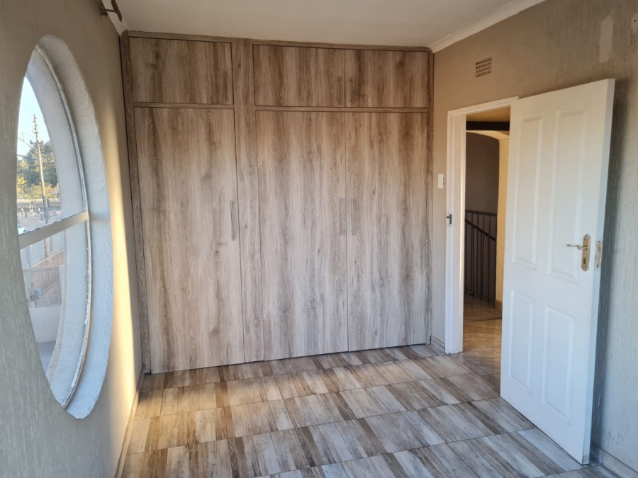 To Let 3 Bedroom Property for Rent in Lenasia Ext 7 Gauteng