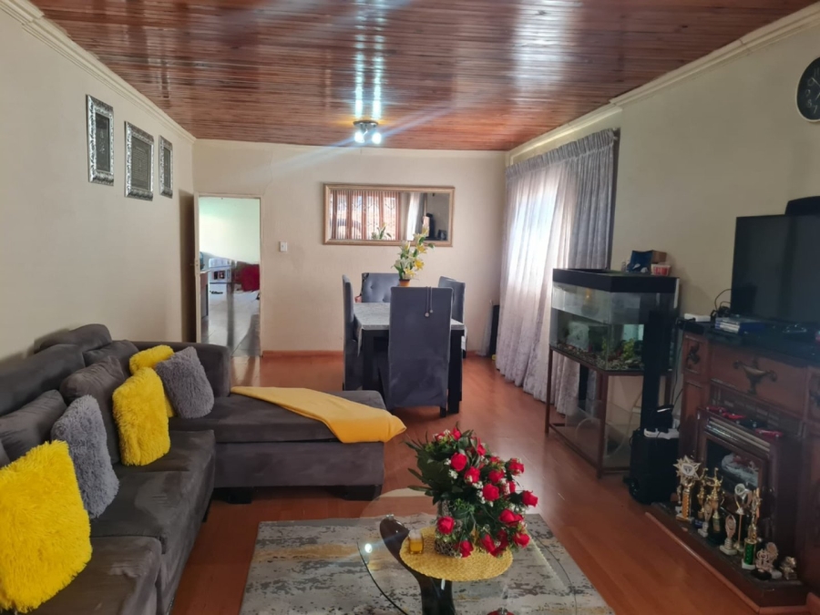 To Let 3 Bedroom Property for Rent in Lenasia Ext 2 Gauteng