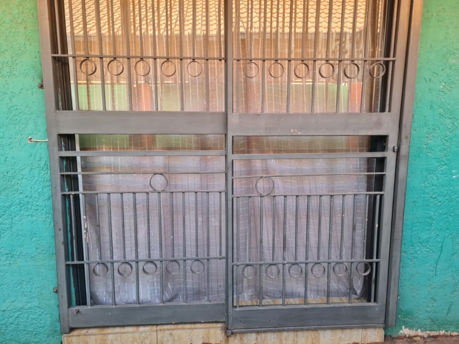 To Let 3 Bedroom Property for Rent in Lenasia Ext 2 Gauteng