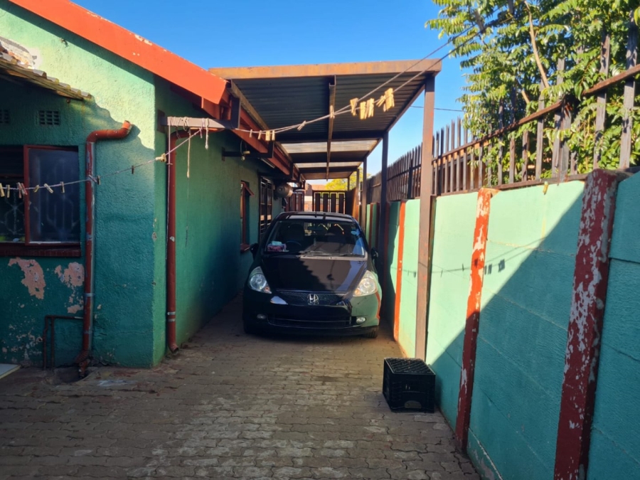 To Let 3 Bedroom Property for Rent in Lenasia Ext 2 Gauteng