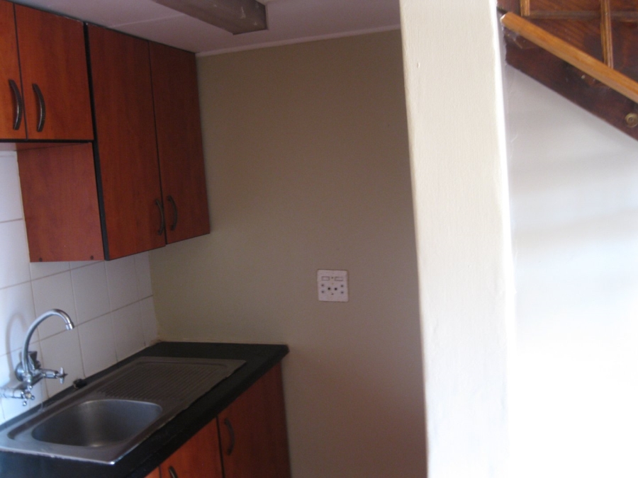 To Let 1 Bedroom Property for Rent in Riviera Gauteng