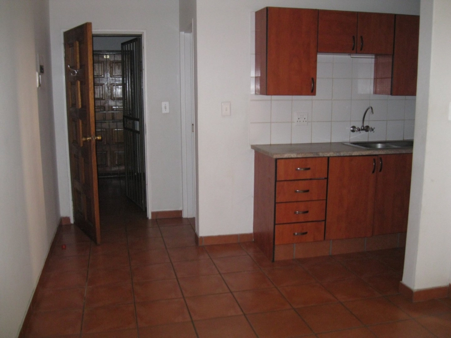 To Let 1 Bedroom Property for Rent in Riviera Gauteng