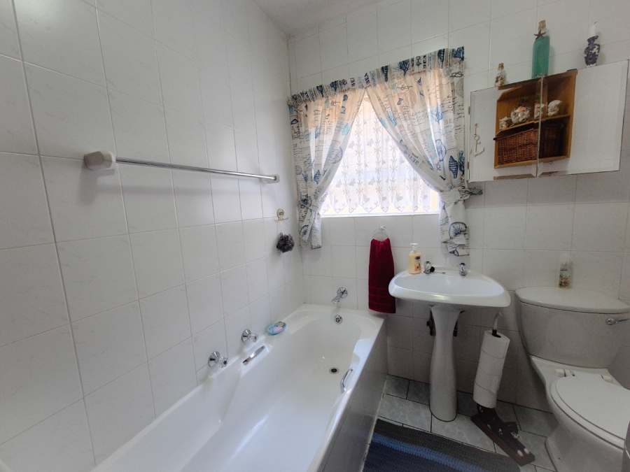3 Bedroom Property for Sale in Vanderbijlpark SW 5 Gauteng