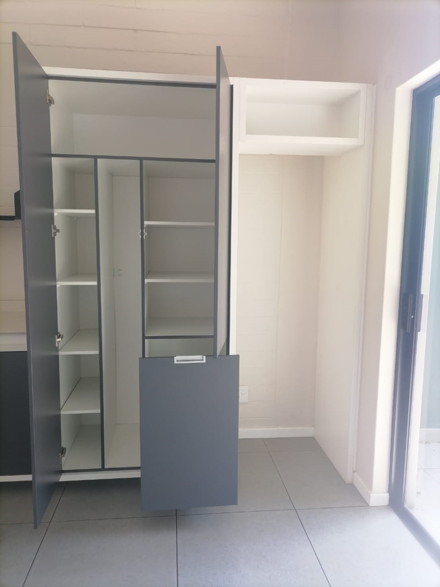 1 Bedroom Property for Sale in Linden Gauteng