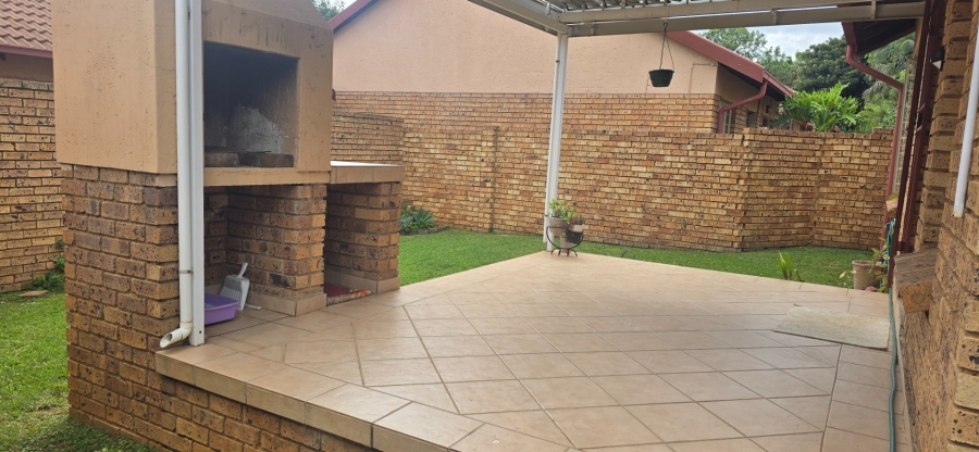 2 Bedroom Property for Sale in Magalieskruin Gauteng