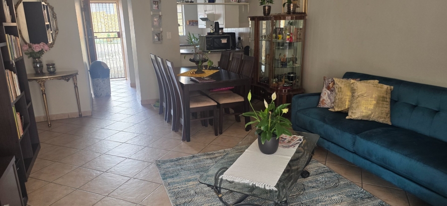 2 Bedroom Property for Sale in Magalieskruin Gauteng