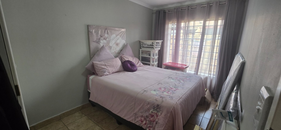 2 Bedroom Property for Sale in Magalieskruin Gauteng