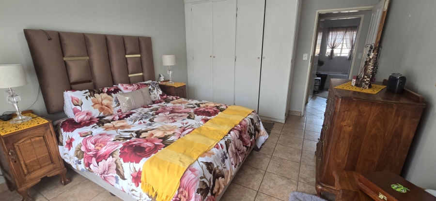 2 Bedroom Property for Sale in Magalieskruin Gauteng