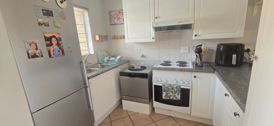 2 Bedroom Property for Sale in Magalieskruin Gauteng