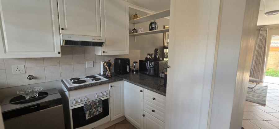 2 Bedroom Property for Sale in Magalieskruin Gauteng