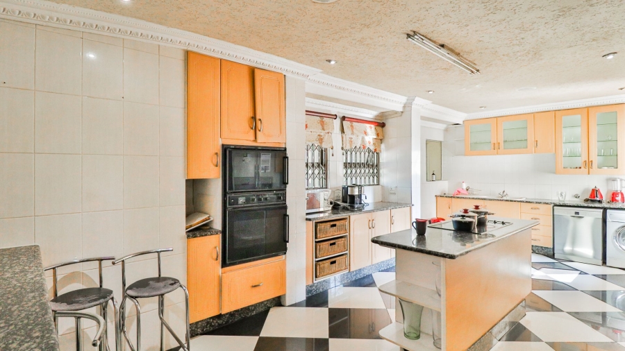 5 Bedroom Property for Sale in Atholl Gauteng