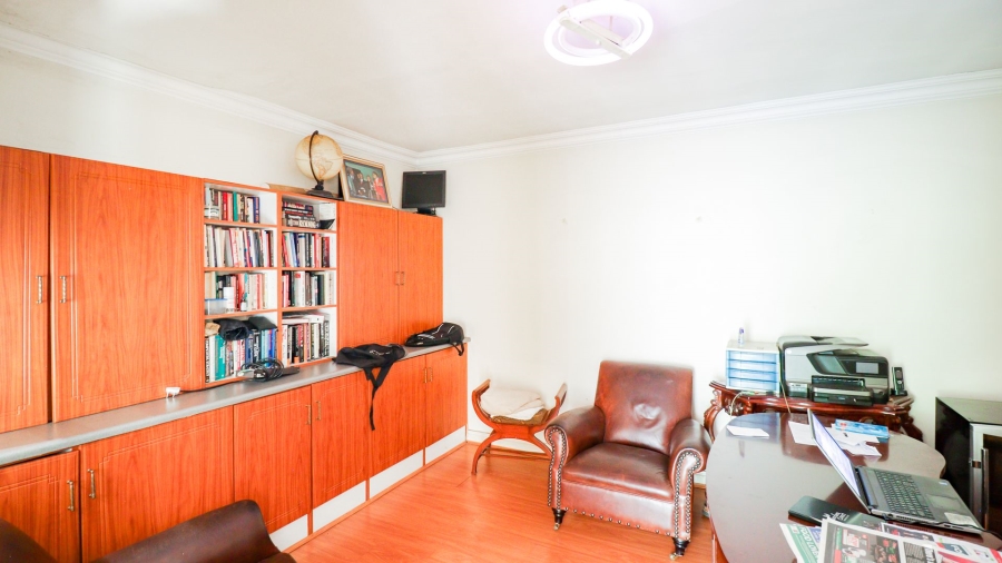 5 Bedroom Property for Sale in Atholl Gauteng