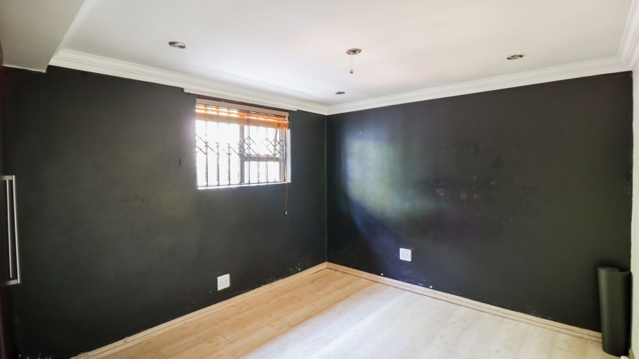 5 Bedroom Property for Sale in Atholl Gauteng