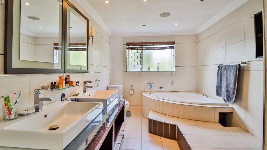 5 Bedroom Property for Sale in Atholl Gauteng