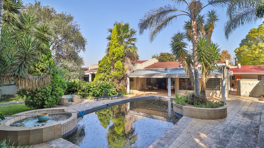 5 Bedroom Property for Sale in Atholl Gauteng