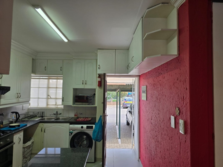 To Let 2 Bedroom Property for Rent in Bartlett Gauteng