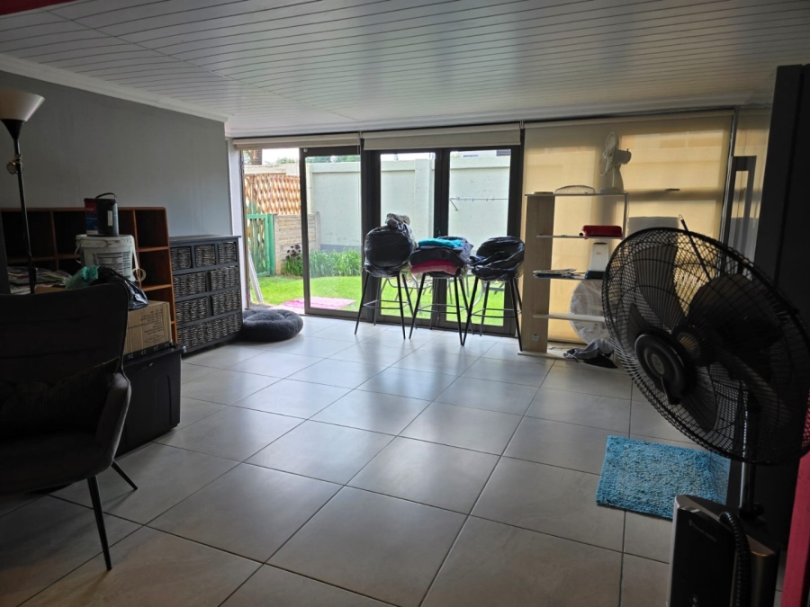 To Let 2 Bedroom Property for Rent in Bartlett Gauteng