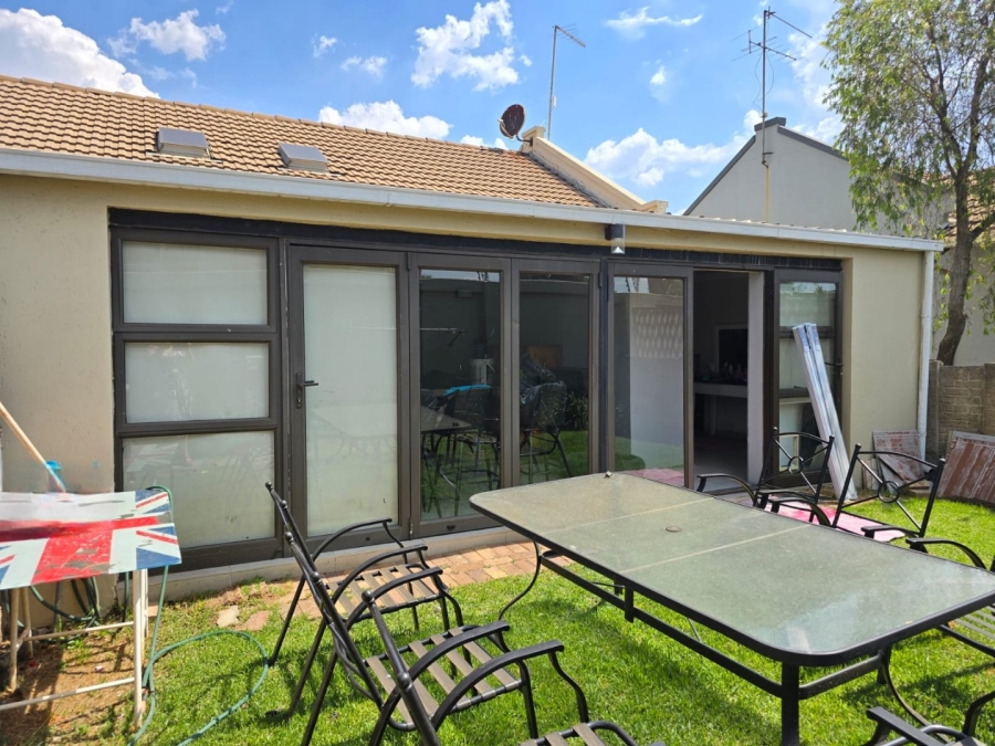To Let 2 Bedroom Property for Rent in Bartlett Gauteng