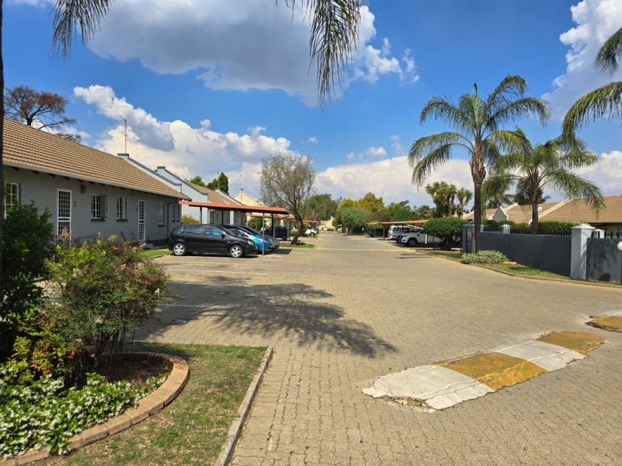 To Let 2 Bedroom Property for Rent in Bartlett Gauteng