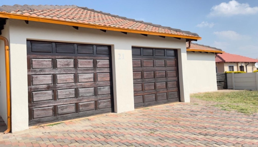 3 Bedroom Property for Sale in The Orchards Gauteng