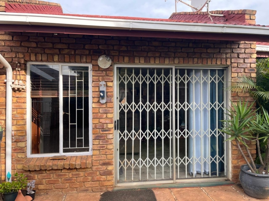  Bedroom Property for Sale in Birchleigh Gauteng
