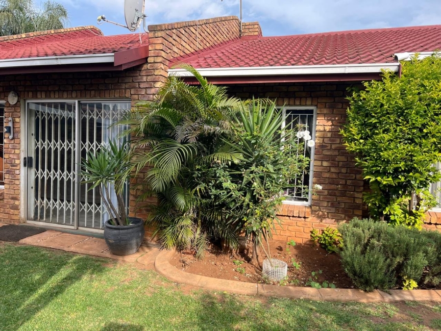  Bedroom Property for Sale in Birchleigh Gauteng