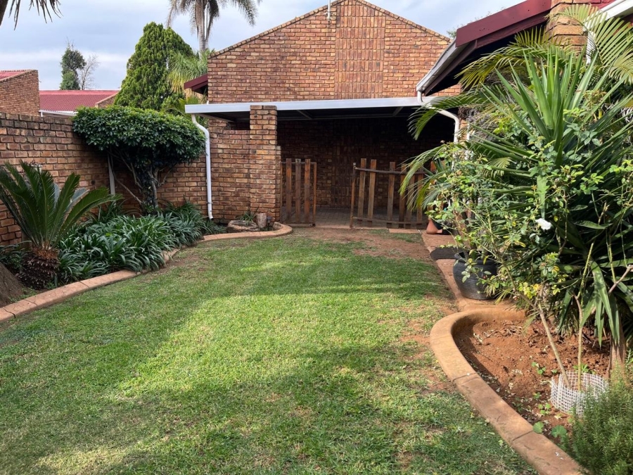  Bedroom Property for Sale in Birchleigh Gauteng