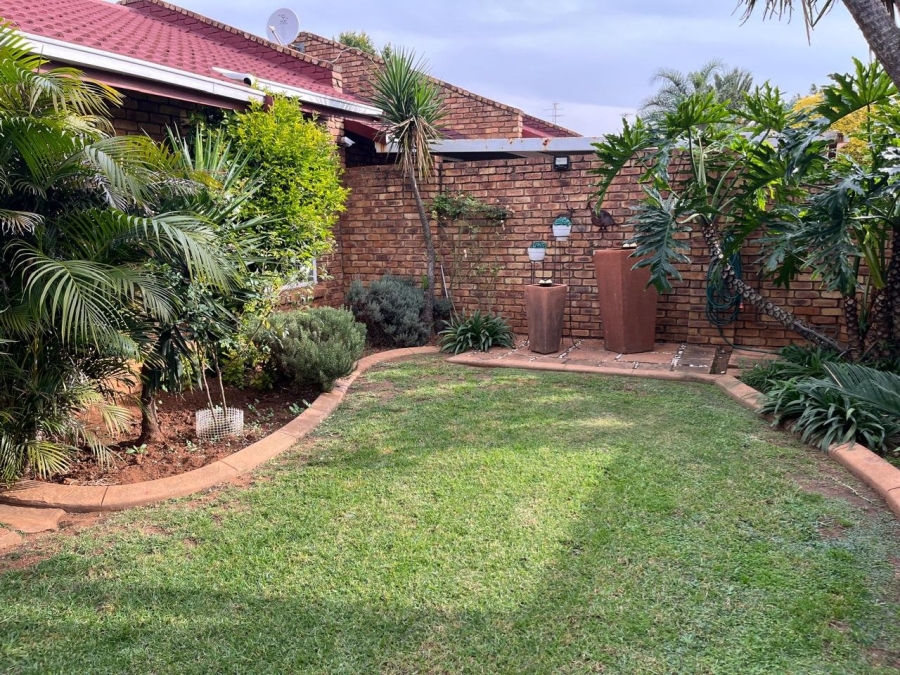  Bedroom Property for Sale in Birchleigh Gauteng