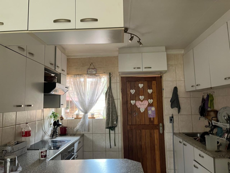  Bedroom Property for Sale in Birchleigh Gauteng