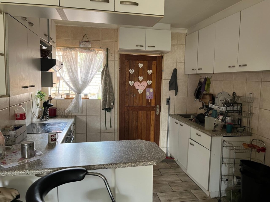  Bedroom Property for Sale in Birchleigh Gauteng