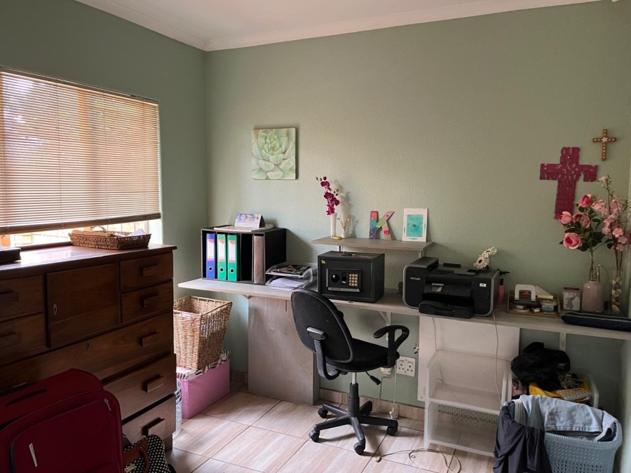 Bedroom Property for Sale in Birchleigh Gauteng