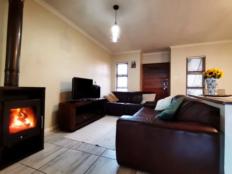 3 Bedroom Property for Sale in Kosmosdal Gauteng