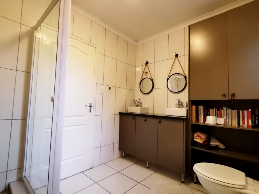 3 Bedroom Property for Sale in Kosmosdal Gauteng