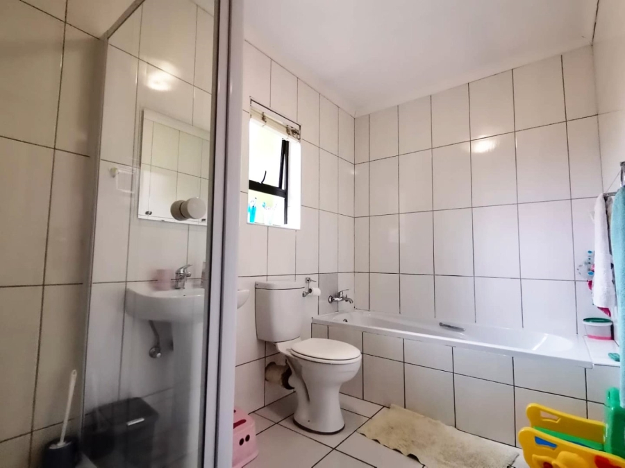 3 Bedroom Property for Sale in Kosmosdal Gauteng