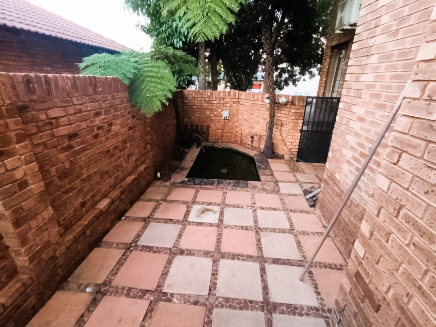 4 Bedroom Property for Sale in Eldo Manor Gauteng