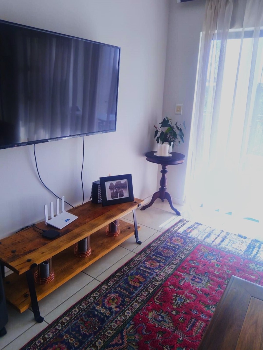 To Let 2 Bedroom Property for Rent in Longmeadow Gauteng