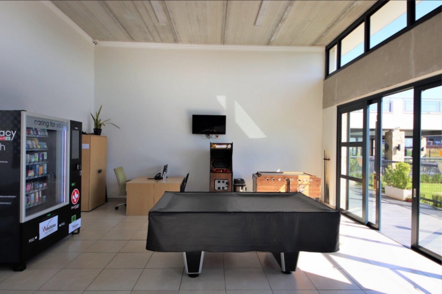 To Let 2 Bedroom Property for Rent in Longmeadow Gauteng