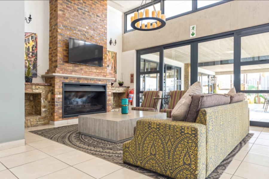 To Let 2 Bedroom Property for Rent in Longmeadow Gauteng