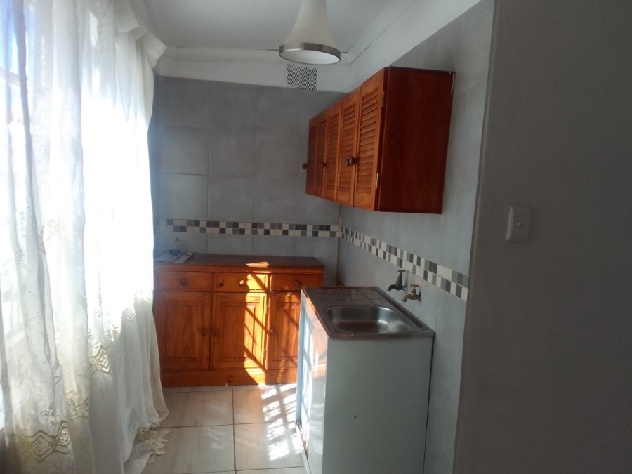 To Let 1 Bedroom Property for Rent in Wychwood Gauteng