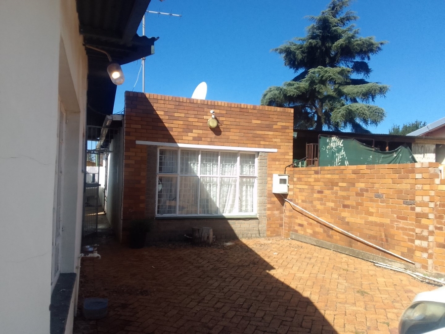 To Let 1 Bedroom Property for Rent in Wychwood Gauteng