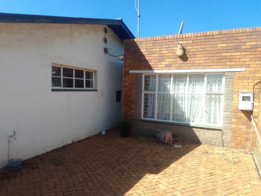 To Let 1 Bedroom Property for Rent in Wychwood Gauteng