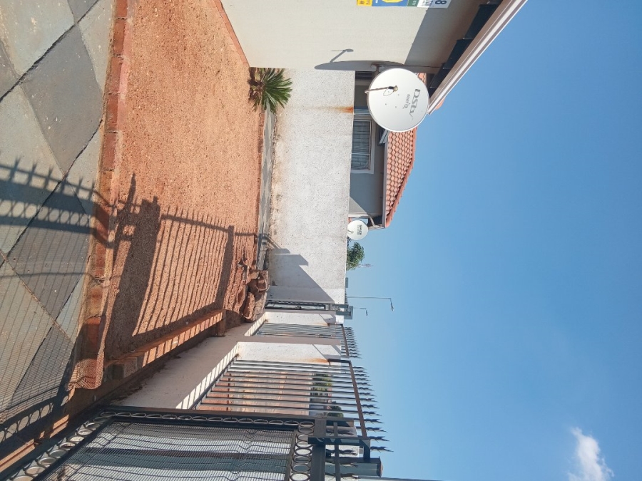 3 Bedroom Property for Sale in Lotus Gardens Gauteng