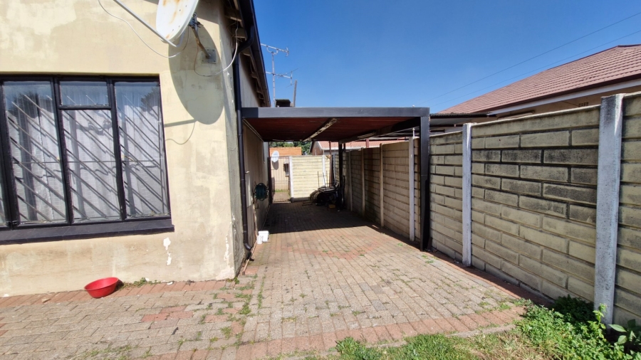 2 Bedroom Property for Sale in Crosby Gauteng