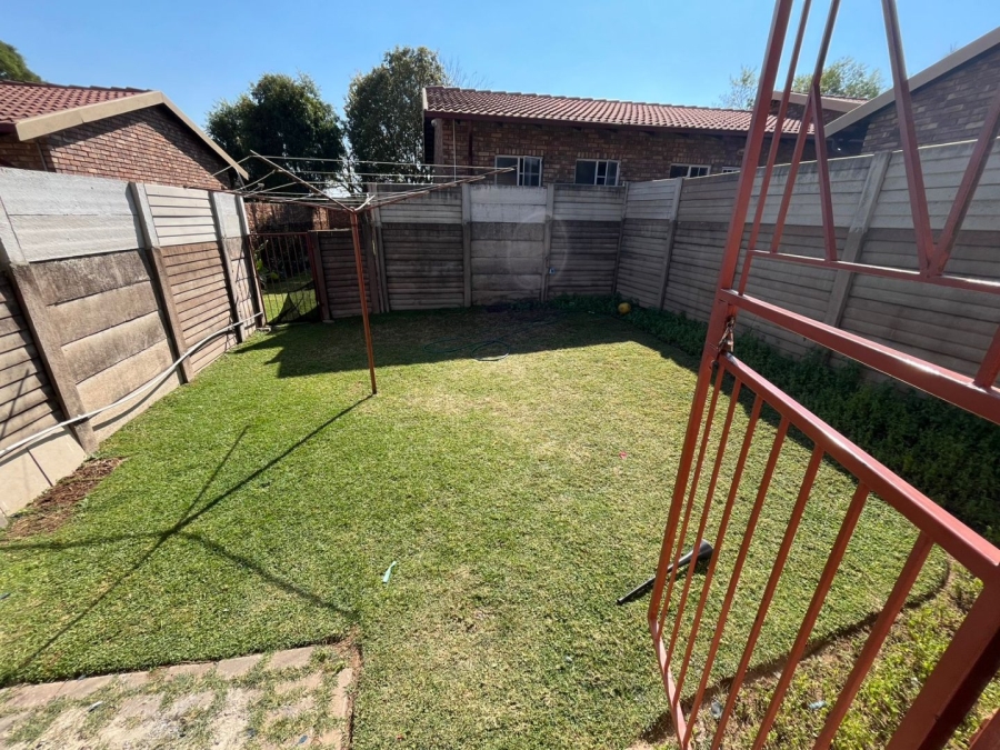 To Let 2 Bedroom Property for Rent in The Reeds Gauteng